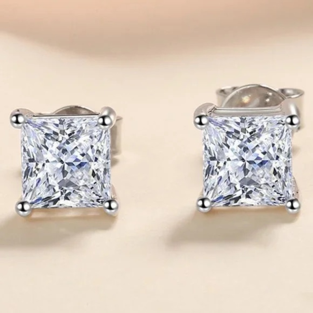 Princess Cut Diamond Stud Earrings 1.00 ctw
